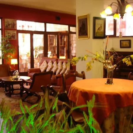 Hotel Tierra De Campos 2*